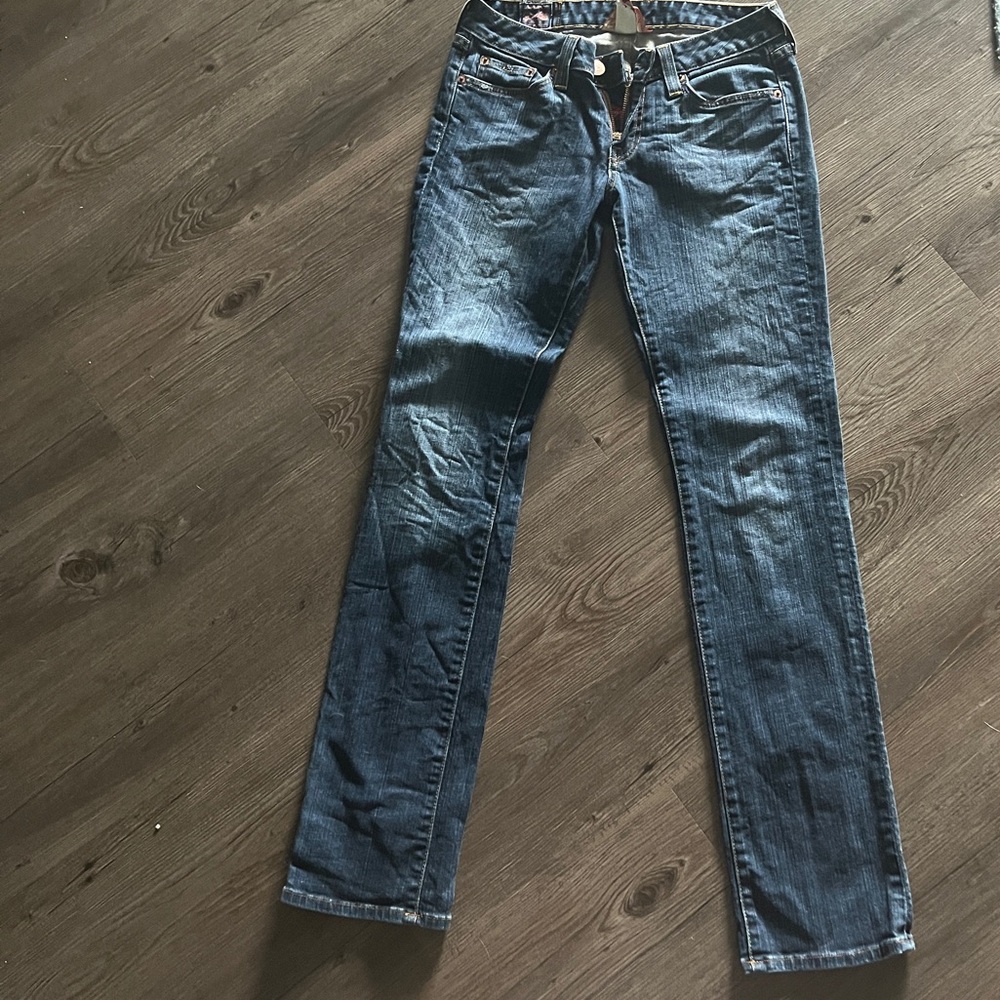 Low rise straight leg